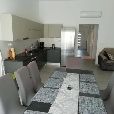 Apartmentt Vinko Bilota Ostanak kod kuće Seget Vranjica