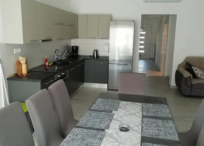 Apartmentt Vinko Bilota בית אירוח סגט ווראנייצה